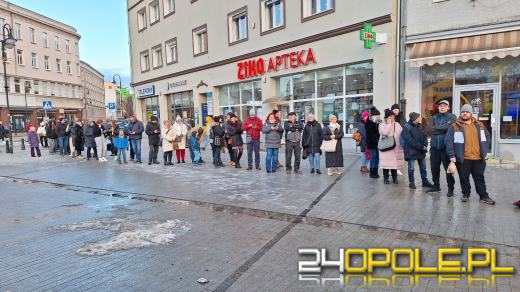 Tłumy w kolejce po choinkę od RMF!