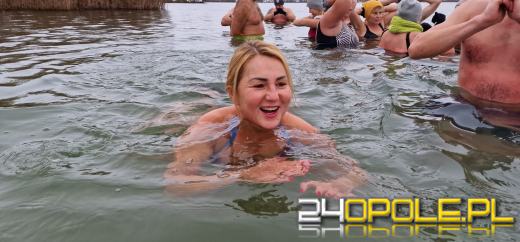 Morsy tradycyjnie w wodzie. "Morsowanie w niedzielę to dla mnie terapia"!