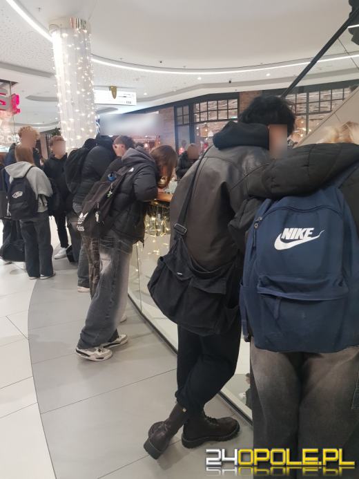 Tragedia w galerii handlowej w Opolu. Kobieta spadła z wysokości, trwa akcja ratunkowa