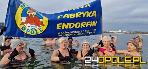 Nieważne czy plus czy minus. Morsowanie w grudniu to przyjemność