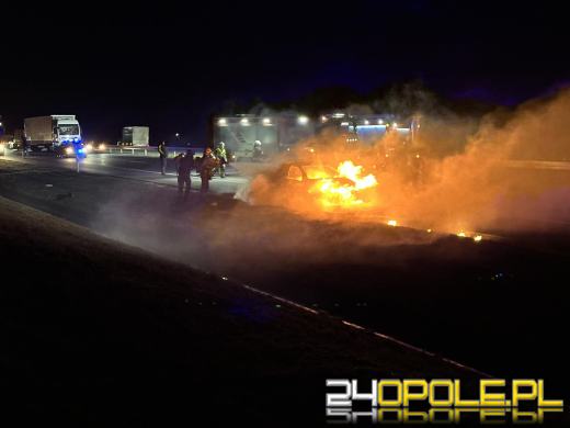 Pożar samochodu osobowego na autostradzie A4