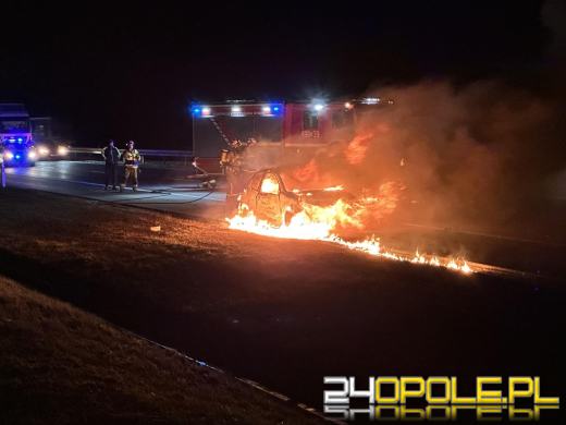 Pożar samochodu osobowego na autostradzie A4