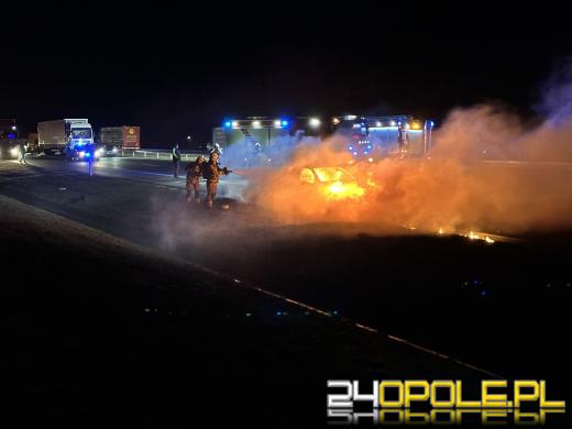 Pożar samochodu osobowego na autostradzie A4