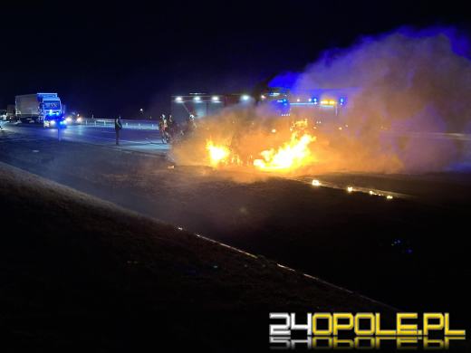 Pożar samochodu osobowego na autostradzie A4