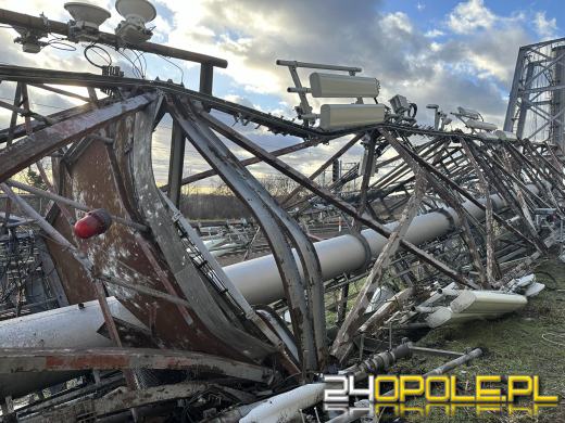 Potężny wiatr zerwał maszt antenowy przy Niemodlińskiej. Krok od nieszczęścia