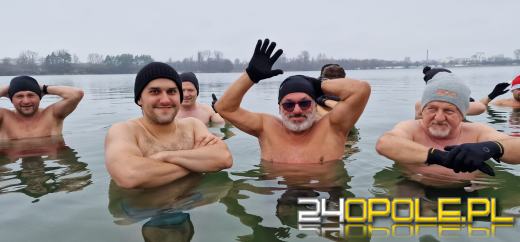 Opłatek w lodowatej wodzie? Tak spędzili wigilijne przedpołudnie