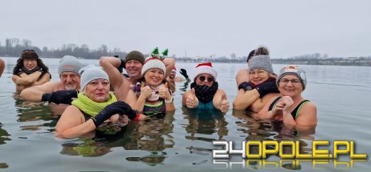 Opłatek w lodowatej wodzie? Tak spędzili wigilijne przedpołudnie