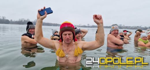 Opłatek w lodowatej wodzie? Tak spędzili wigilijne przedpołudnie