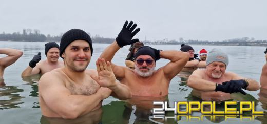 Opłatek w lodowatej wodzie? Tak spędzili wigilijne przedpołudnie