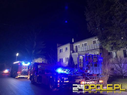Pożar w budynku w Burgrabicach. Interweniowało 6 zastępów straży