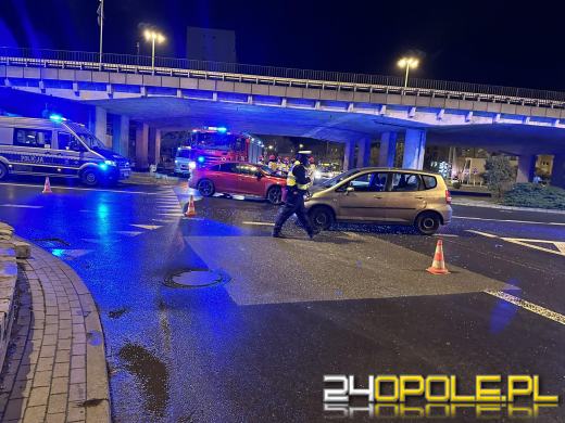 Zderzenie dwóch pojazdów na "dużym rondzie" w Opolu 