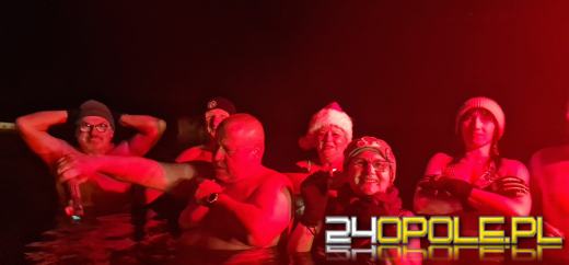 Morsy przywitały Nowy Rok w wodzie! To już tradycja