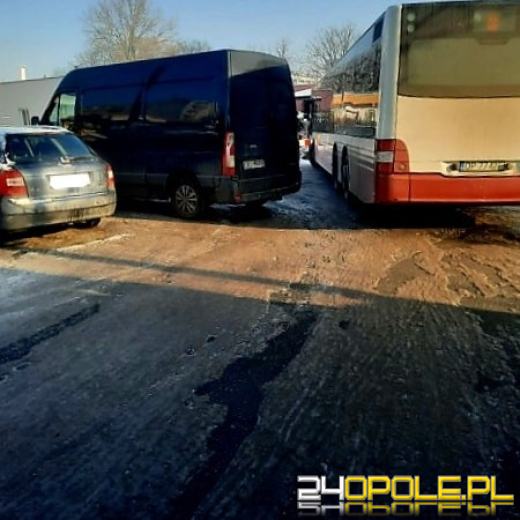 Blokada autobusów na pętli przy Dambonia. Problem znów się powtarza