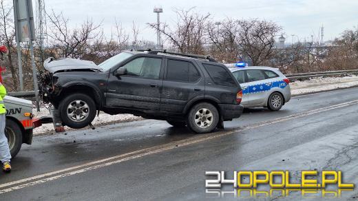 37-latek wjechał w naczepę ciężarówki w Opolu 