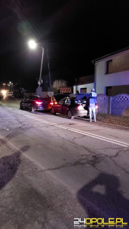 Dwa mercedesy zderzyły się w Bierdzanach. "Same" wezwały pomoc