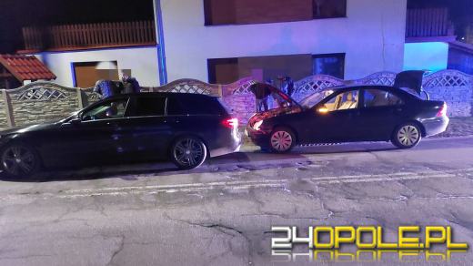 Dwa mercedesy zderzyły się w Bierdzanach. "Same" wezwały pomoc