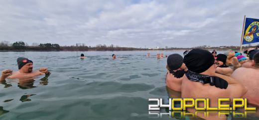 Kwestują nawet w wodzie! To jedni z najtwardszych wolontariuszy! 