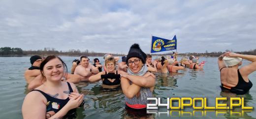 Kwestują nawet w wodzie! To jedni z najtwardszych wolontariuszy! 