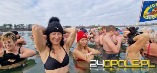 Kwestują nawet w wodzie! To jedni z najtwardszych wolontariuszy! 