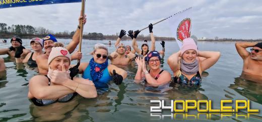 Kwestują nawet w wodzie! To jedni z najtwardszych wolontariuszy! 