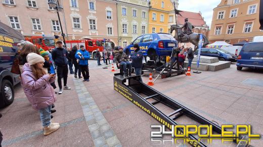 Dachowało dziesiątki osób. Na szczęście - to tylko symulacja, by szerzyć świadomość