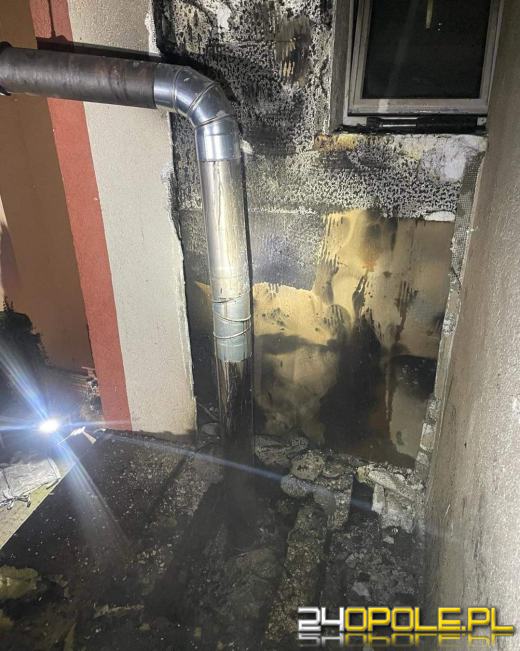 Strażacy gasili płonący balkon w Kędzierzynie-Koźlu 
