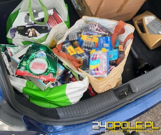 Zatrzymali sprawców kradzieży sklepowych, ich łupem padały słodycze, kosmetyki