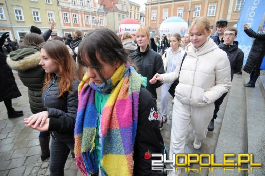 Polonez na opolskim rynku odtańczony. Maturzyści rozpoczęli odliczanie do egzaminów