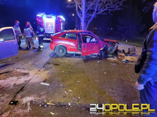 Zderzenie dwóch pojazdów na ul. Oświęcimskiej w Opolu - jedna osoba ranna