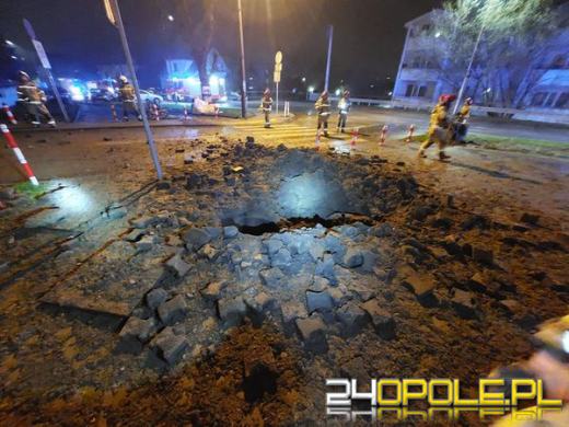 Wybuch gazu pod chodnikiem w Opolu