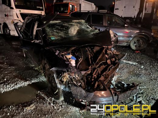 Tragiczny finał wypadku na DK39 w Pisarzowicach: Poszkodowany zmarł mimo starań ratowników