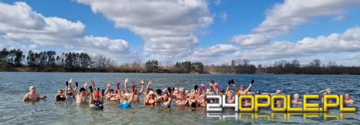 Słoneczne morsowanie na kąpielisku Bolko: zimna woda i ciepło wspólnoty