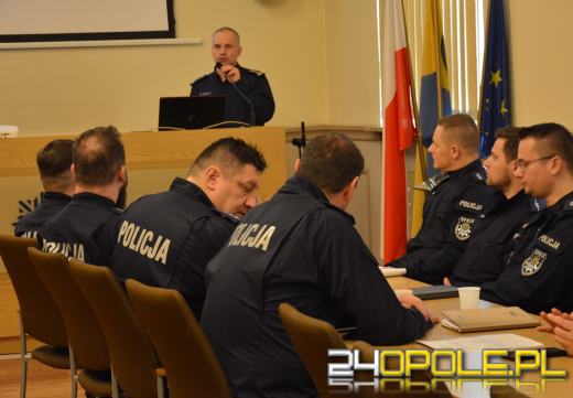 Taktyki walki z korupcją: Szkolenie policjantów przed wyborami samorządowymi