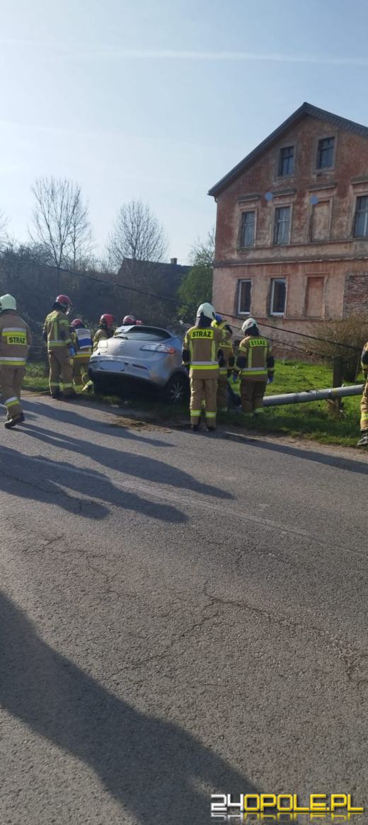 Niebezpieczny poranek w Kościerzycach: Kierowca zabrany do szpitala