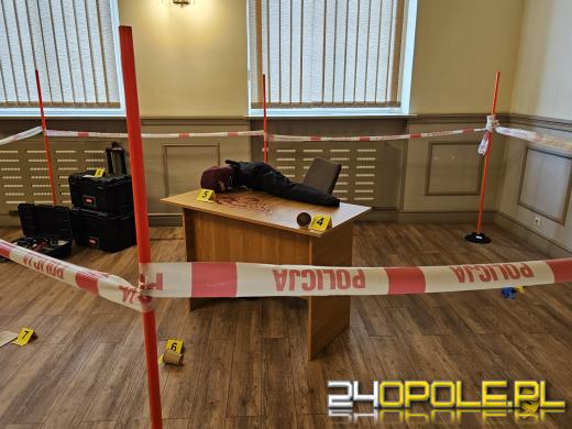 Młodzież maturalna miała okazję zobaczyć jak wygląda od podszewki służba w Policji