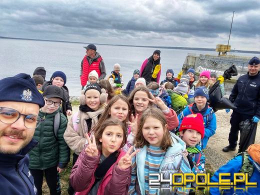 Wielkie sprzątanie  Jeziora Turawskiego w Światowy Dzień Wody