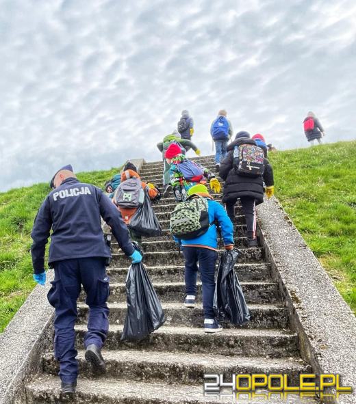 Wielkie sprzątanie  Jeziora Turawskiego w Światowy Dzień Wody