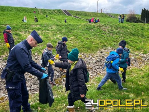 Wielkie sprzątanie  Jeziora Turawskiego w Światowy Dzień Wody