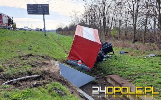 Dachowanie samochodu na autostradzie A4