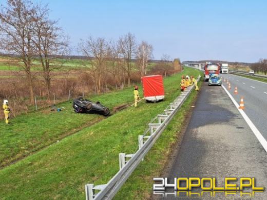 Dachowanie samochodu na autostradzie A4