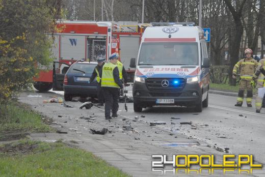 Potrącenie pieszego na ulicy Ozimskiej w Opolu. Cztery osoby ranne