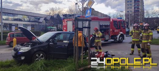 Zderzenie samochodu osobowego z autobusem MZK w Opolu