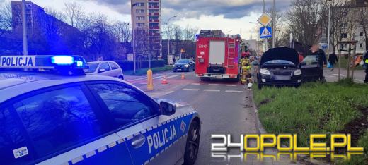 Zderzenie samochodu osobowego z autobusem MZK w Opolu
