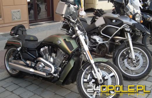 Wielkanocne "jajeczko" motocyklistów na opolskim rynku