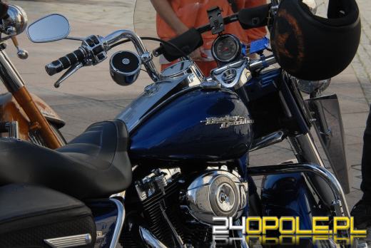 Wielkanocne "jajeczko" motocyklistów na opolskim rynku