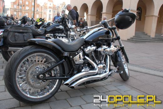 Wielkanocne "jajeczko" motocyklistów na opolskim rynku