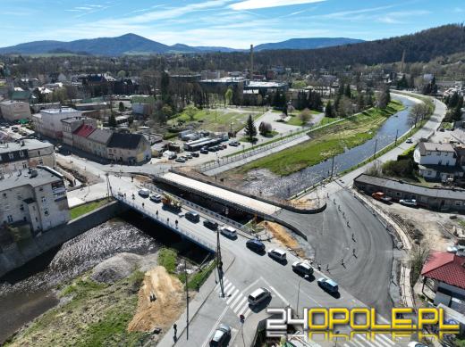 Tymczasowy most w Głuchołazach już działa