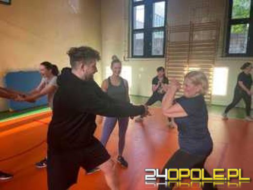 Opolska Policja uczy kobiety samoobrony