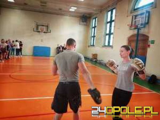 Opolska Policja uczy kobiety samoobrony