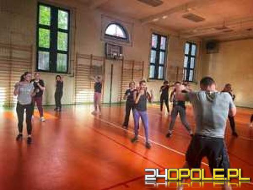 Opolska Policja uczy kobiety samoobrony